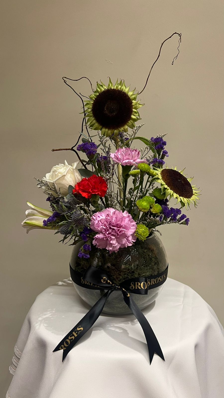 R049 فازة العجائب الأنيقة.