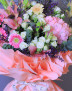 بوكيه ملاك – تنسيق فاخر من الزهور الموسمية الطبيعية - 1