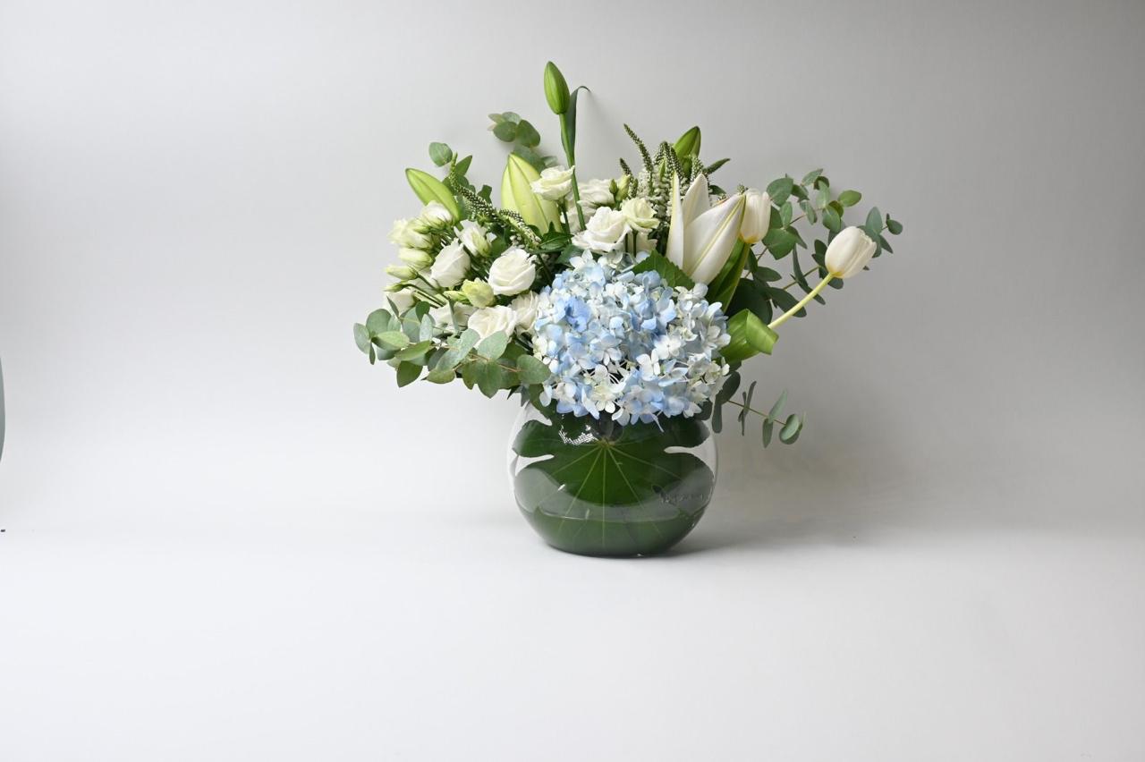 WhatsApp Image 2025-11-04 at 5.25.54 PM (9) Pink Whisper Bouquet